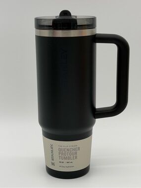 The Quencher ProTour Flip Straw Stanley Tumbler | 30 OZ Black 2.0